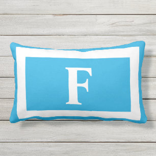 Bright Sky Blue Bold Monogram Initial Outdoor Kissen Für Draußen