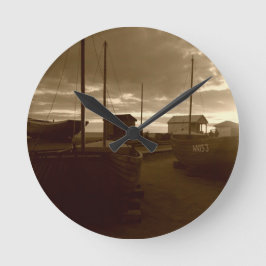 Brighton-Fischereifahrzeuge Runde Wanduhr