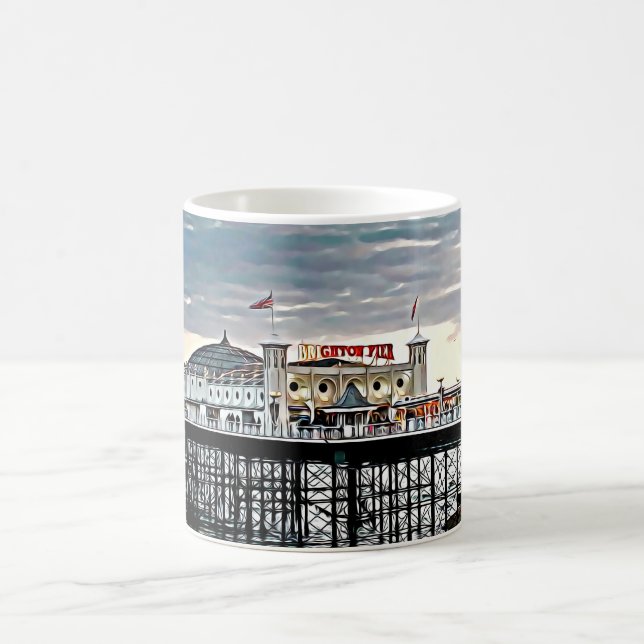 Brighton Pier & Cloudy Sky Digitales Gemälde  Kaffeetasse (Mittel)