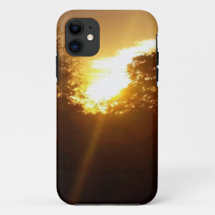 Brillanter Sonnenaufgang über den Bäumen Case-Mate iPhone Hülle
