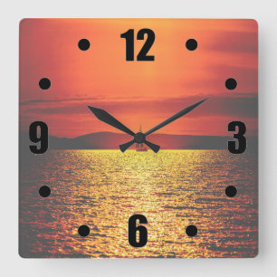 Brilliant Red And Golden Sunset Sail Quadratische Wanduhr