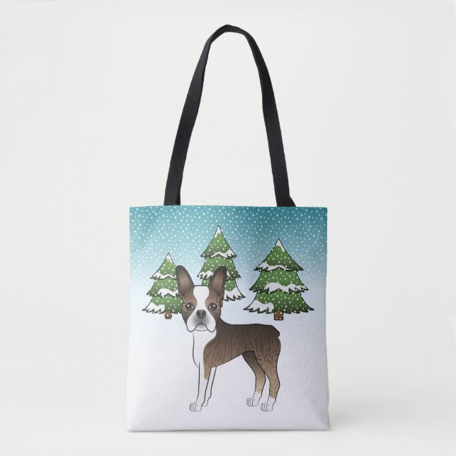 Brindle Boston Terrier in einem Winterwald (Vorderseite)