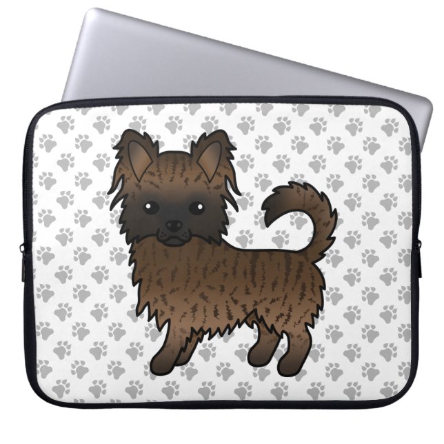 Brindle Long Coat Chihuahua Cartoon Dog & Paws Laptopschutzhülle (Vorderseite)