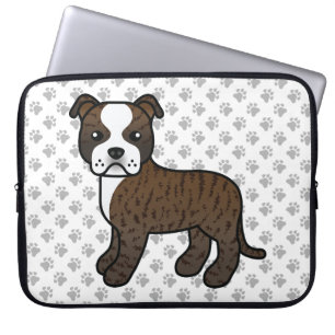 Brindle und weißer Staffie süßer Cartoon-Hund & Pf Laptopschutzhülle