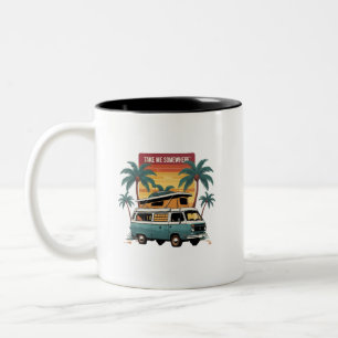 Bring mich irgendwohin – Retro-Reisecamper-Van-Kaf Zweifarbige Tasse