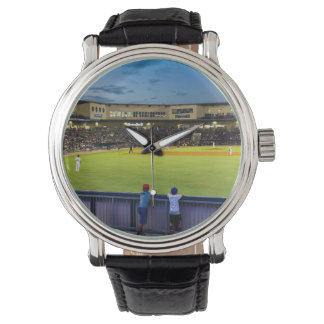 Bring mich zum Ballspiel Armbanduhr