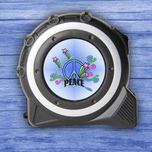 Britisch gefärbtes Schild für das Design von Rolls Maßband (1960s style blue peace sign design with colourful scrolls and shooting stars on tape measure.)