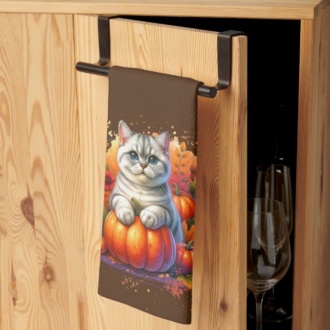 Britische Kurzkatze mit Pumpkin Geschirrtuch (Drittel gefaltet)