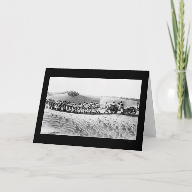 Britische Truppen ziehen eine Feldwaffe 1914 Karte (Vorderseite)