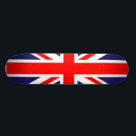 Britischer Stolz Skateboard<br><div class="desc">Ein Skateboard mit einer Großbritannien-Flagge auf ihr</div>