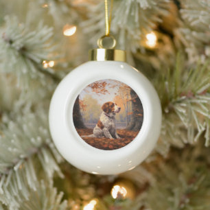 Brittany Spaniel im Herbstlaubfall inspiriert Keramik Kugel-Ornament
