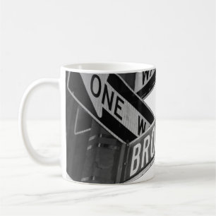 Broadway-Zeichen Tasse