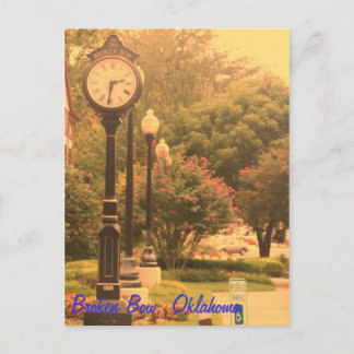 Broken Bow's Library Clock Postkarte