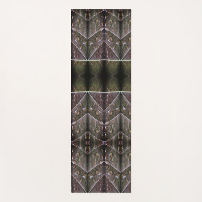 Bronze & Green Leaf Ikat Too Fog Yoga Mat Yogamatte (Vorderseite)
