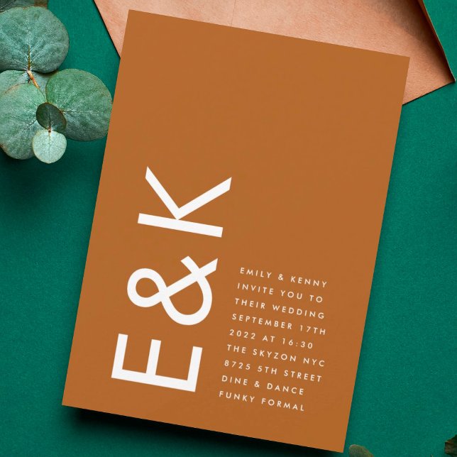 Bronze Ultra moderne Monogram Wüste Terracotta Einladung (Von Creator hochgeladen)