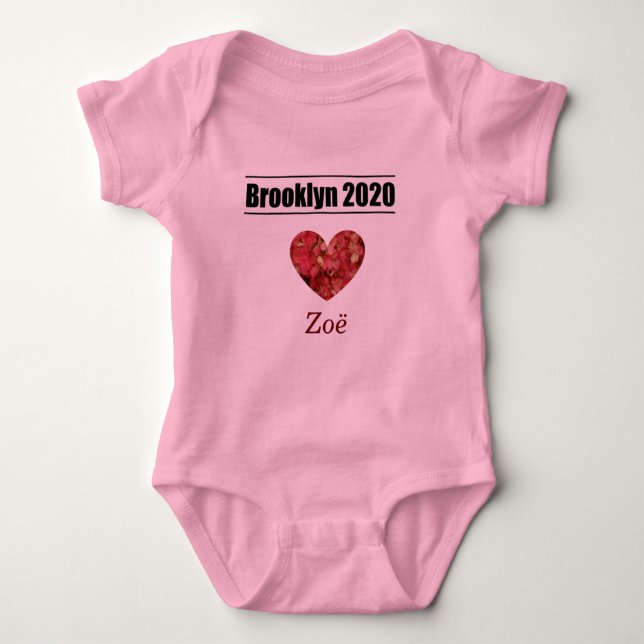 Brooklyn 2020 Heart Playsuit Baby Strampler (Vorderseite)