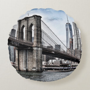 BROOKLYN BRIDGE WÄHREND DES TAGES RUNDES KISSEN