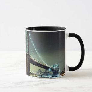 Brooklyn-Brücke an Nachtmanhattan-Brücke Tasse