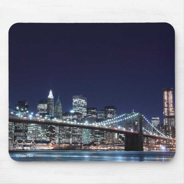 Brooklyn-Brücke und Manhattan-Skyline nachts Mousepad (Vorne)