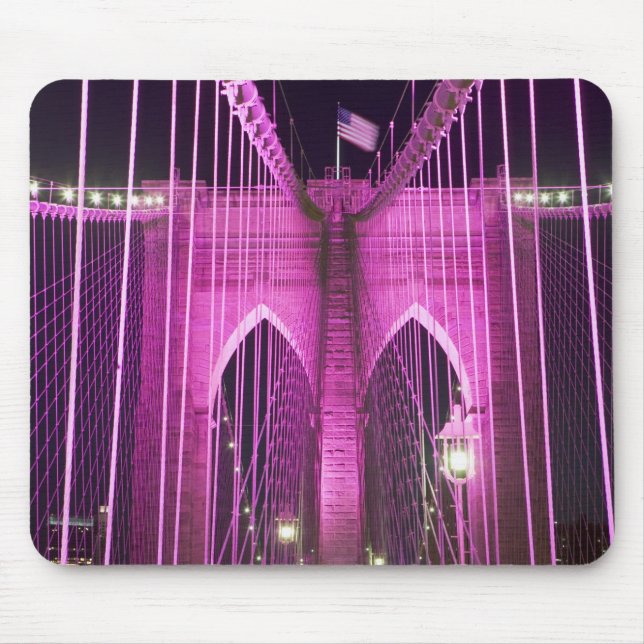 Brooklyn-Brücken-Lit lila Mousepad (Vorne)