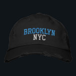 BROOKLYN NYC im Vintagen Schwarz-Stil Bestickte Baseballkappe<br><div class="desc">BROOKLYN NYC Jade und hellblaue Stickerei auf Schwarz bedrückten Vintagen Stil Baumwollhut. Die Stickerei kann an andere Farbeinstellungen angepasst werden,  indem Sie die Schaltfläche "Design bearbeiten" auswählen. Außerdem ist die Möglichkeit verfügbar,  die gewünschte Farbe auf der Hauptseite auszuwählen.</div>