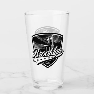 Brooklyn Schild mit Swoosh-Design Glas