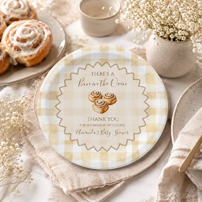 Brötchen im Ofen Beige Gingham Babyparty Pappteller (Von Creator hochgeladen)