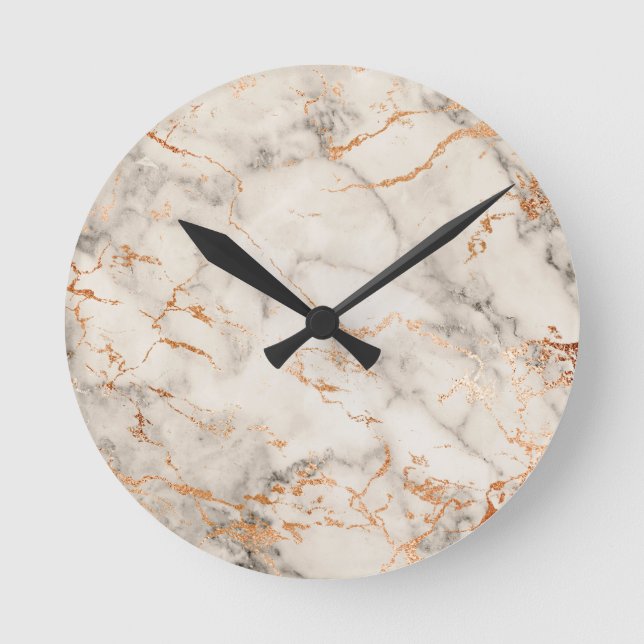 Brown Accents and White Abstract Pattern Runde Wanduhr (Vorderseite)
