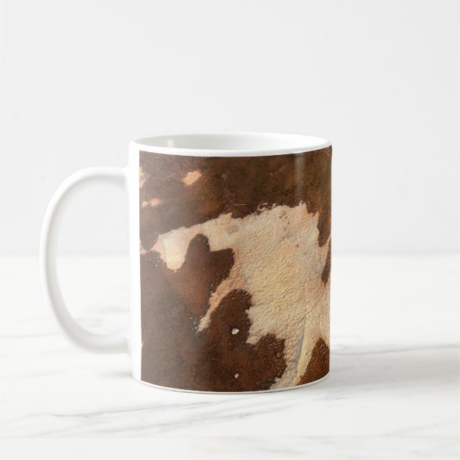 Brown and white floral textile kaffeetasse (Links)