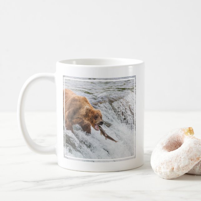 Brown Bear Catches Red Salmon Kaffeetasse (Mit Donut)