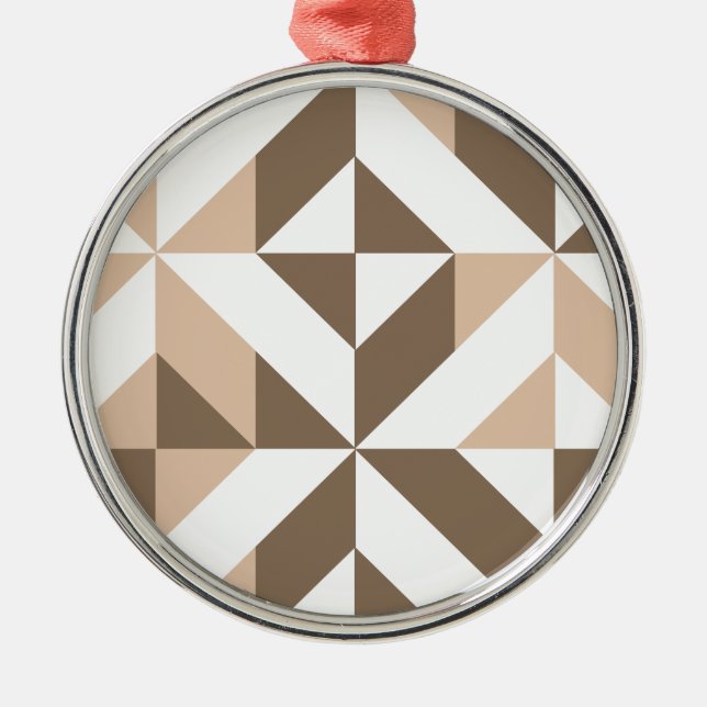 Brown Beige Geometric Cube Pattern Ornament Aus Metall (Vorne)