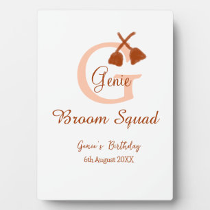 Brown broom Squad Geburtstagsname Pfirsichmonogram Fotoplatte