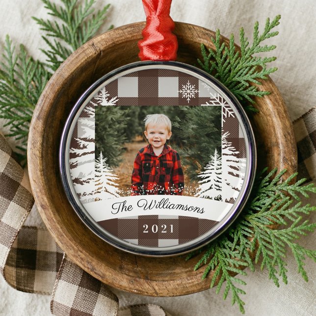 Brown Buffalo Kariert Rustic Pine Trees Family Fot Ornament Aus Metall (Rustic Brown Buffalo Plaid Family Photo Keepsake Metal Ornament)