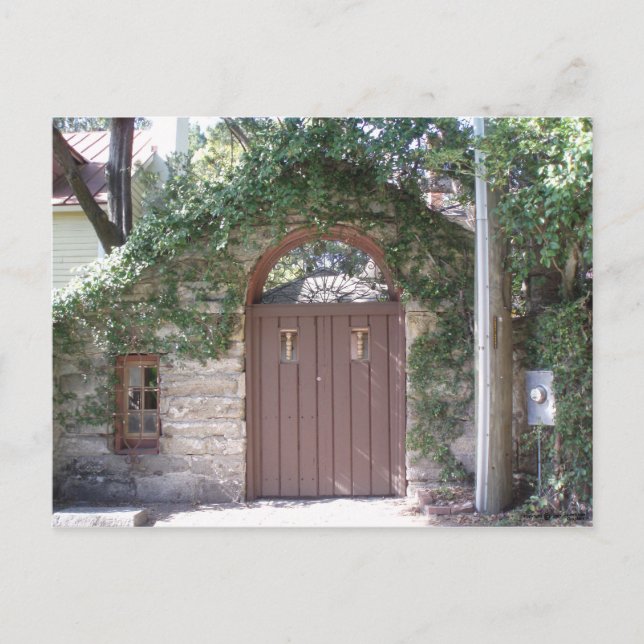 BROWN COURTYARD TÜR POSTKARTE (Vorderseite)