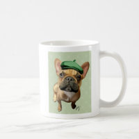 Brown French Bulldog mit Green Hat