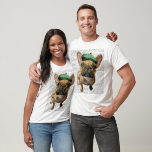 Brown French Bulldog mit Grünem Hut 2 T-Shirt