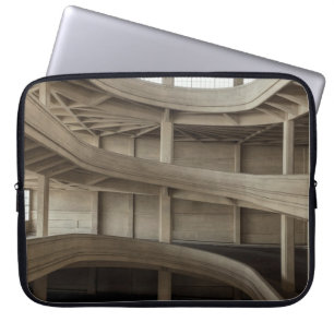 BROWN-HOLZRAHMEN-CEILING WÄHREND DES TAGES LAPTOPSCHUTZHÜLLE