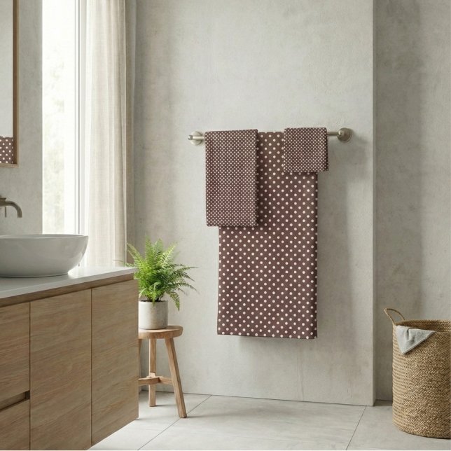 Brown Ivory Polka Dot Retro Bathroom Decor Badhandtuch Set (Von Creator hochgeladen)