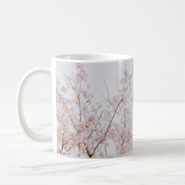 BROWN LEAFLESS BAUM UNTER WEISSER HAUT KAFFEETASSE (Links)