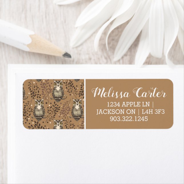 Brown Owl Illustriert Woodland Muster (Insitu)