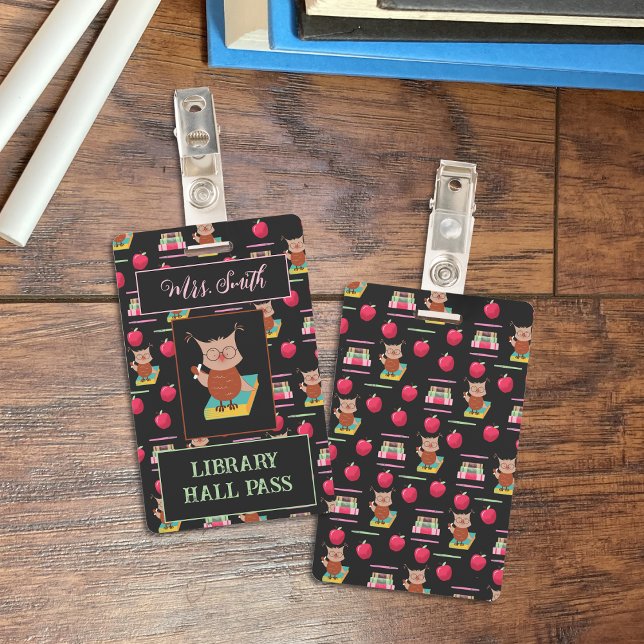 Brown Owl on Book Library Hall Pass Abzeichen Ausweis (Von Creator hochgeladen)