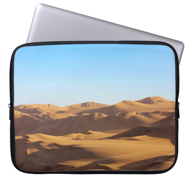 BROWN UND WEISSE BERGE WÄHREND DER JAHRESZEIT UNTE LAPTOPSCHUTZHÜLLE (Vorderseite)