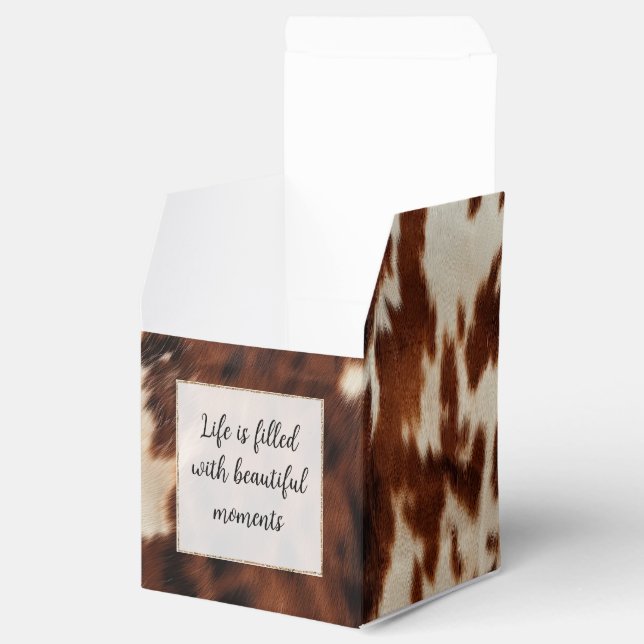 Brown White Cowhid Geschenkschachtel (Geöffnet)