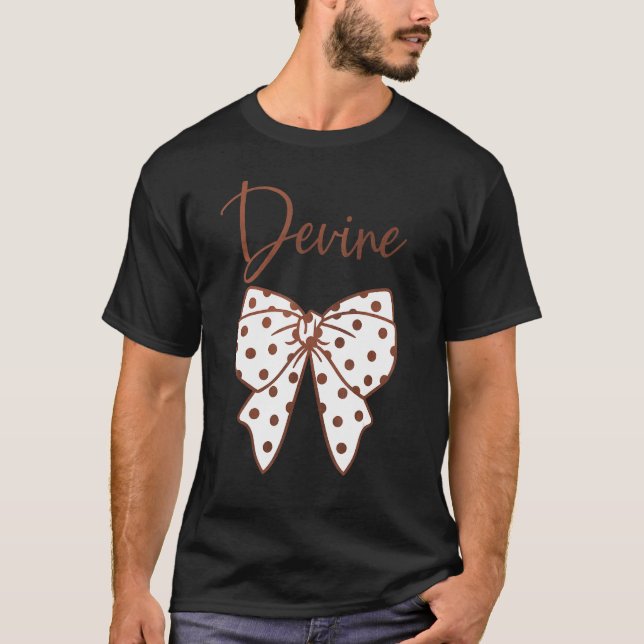 Brown & White Polka Dots Bow Devine T-Shirt (Vorderseite)