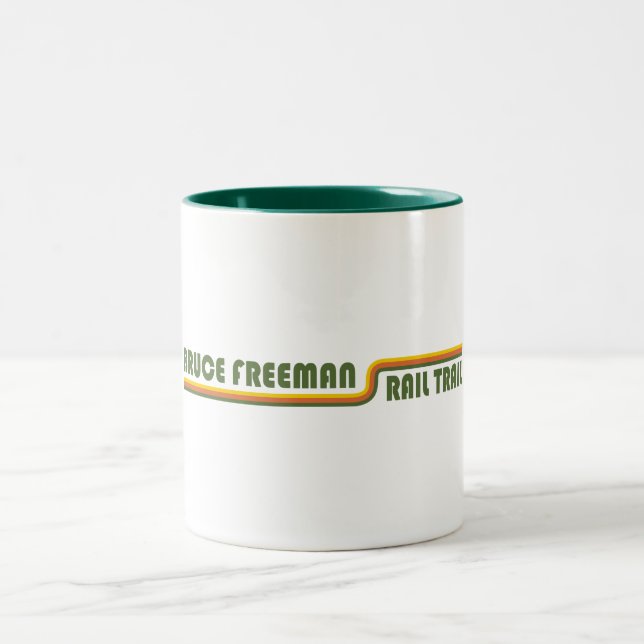 Bruce Freeman Rail Trail Zweifarbige Tasse (Mittel)