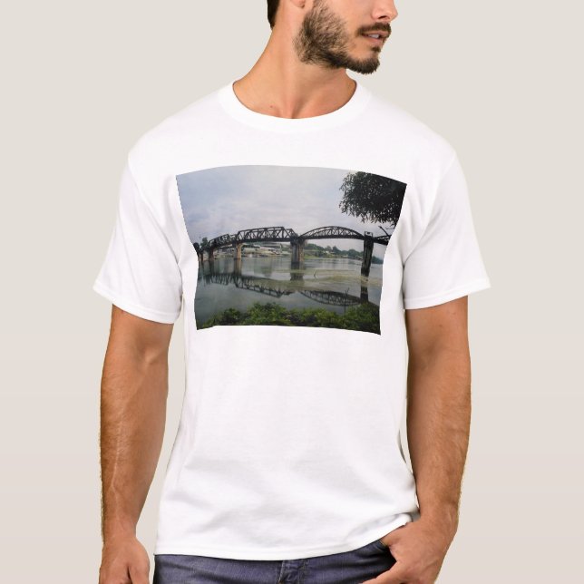 Brücke auf dem Fluss Kwai, Kanchanaburi, Thailand T-Shirt (Vorderseite)
