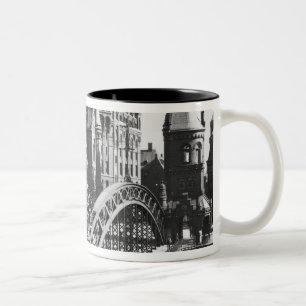 Brücke im Speicherstadt Hamburg, c.1910 Zweifarbige Tasse