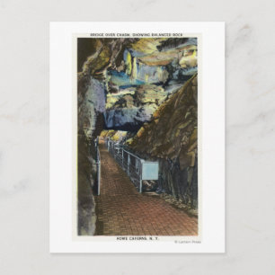 Brücke über Chasm mit ausgewogenem Felsen Postkarte