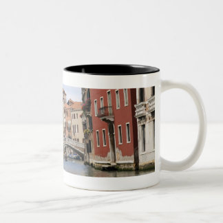 Brücke über einem Kanal, Canal Grande, Venedig, Zweifarbige Tasse