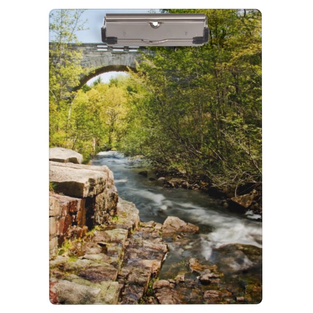 Brücke über Fluss Klemmbrett (Vorderseite)